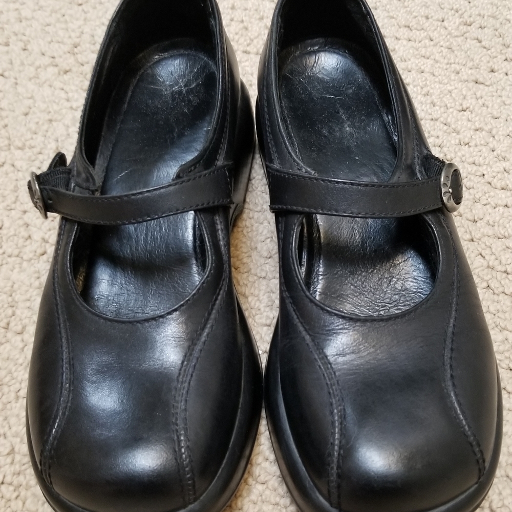 Dansko Mary Jane Clogs Size 39 (8.5 to 9 US)